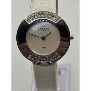 Skagen 669SSLB4 Stainless Steel Swarovski Crystals Watch. White MOP Dial. 31mm.